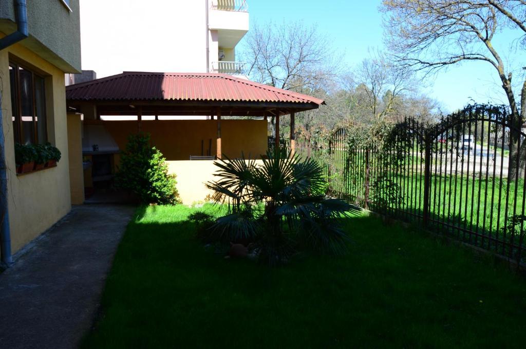 צרבו Kirovi House - Guest Rooms מראה חיצוני תמונה